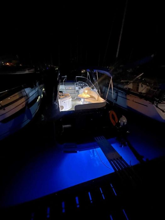 Jacht motorowy Sea Ray 260 Sundance