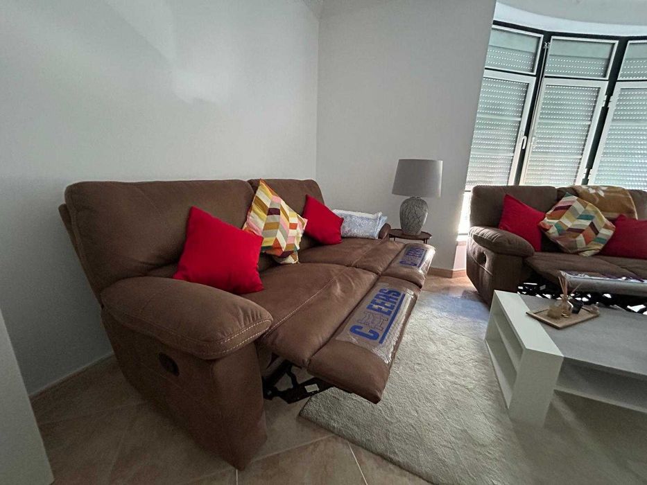 conjunto 2 sofás praticamente novos