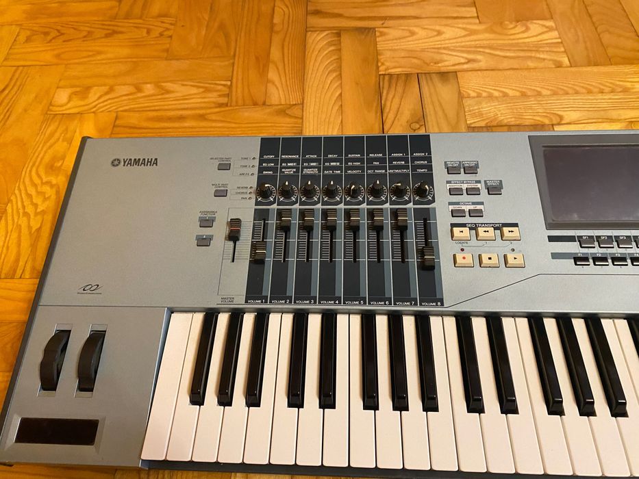 Yamaha XS7 + case – stan bardzo dobry, gotowy do gry od zaraz!