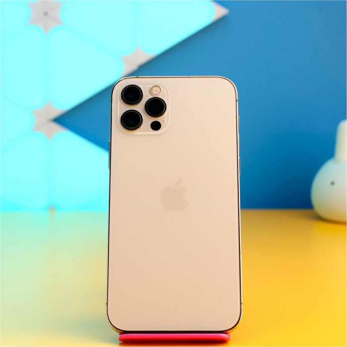 Смартфон Apple iPhone 12 Pro 128GB Gold (176916) Б/У З ГАРАНТІЄЮ