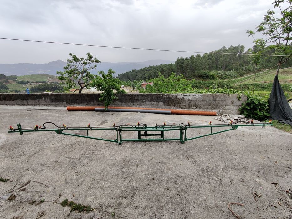 Barras para deitar herbicidas