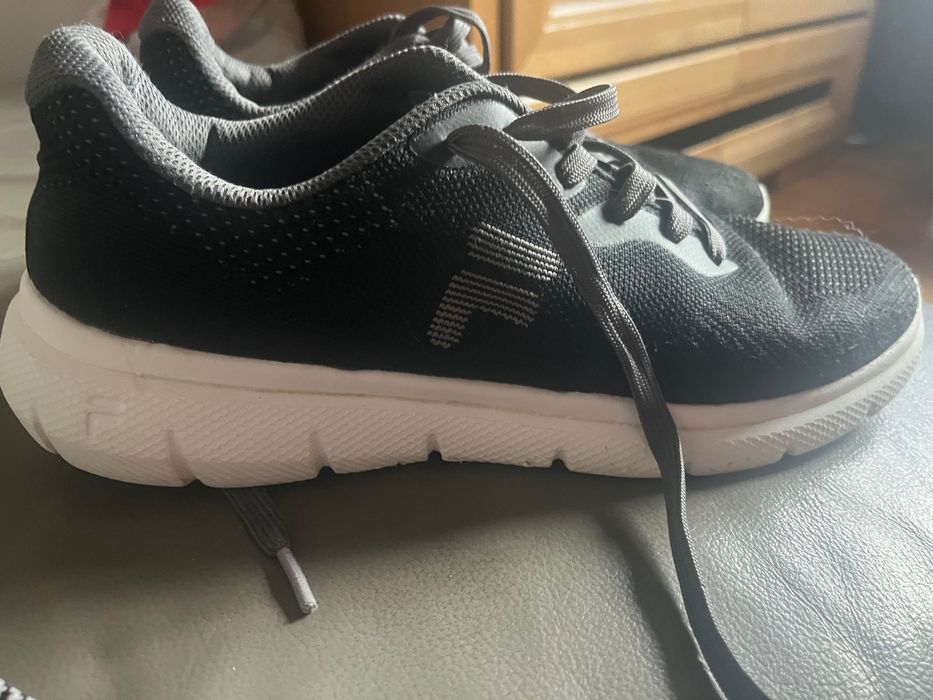 Buty sportowe Fila 41 cm stan bardzo dobry