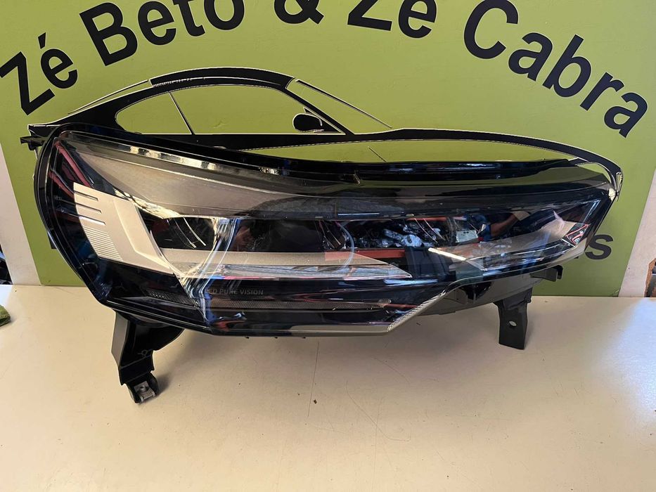 Renault Captur II - Farol Direito Led - FF909
