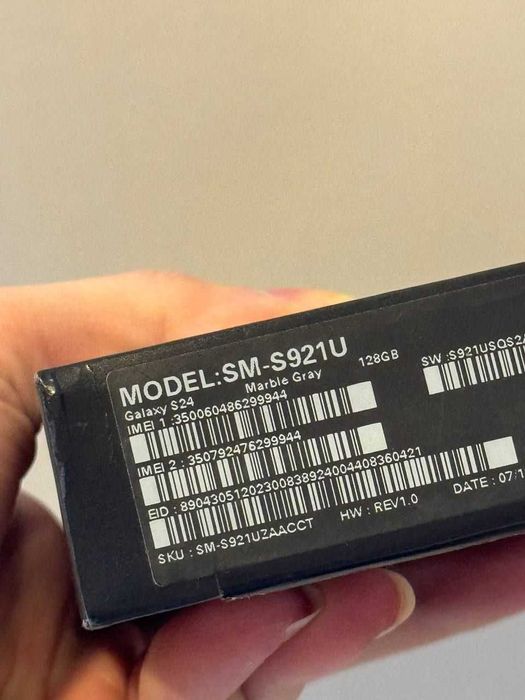 Новый смартфон  Samsung S24 8/128