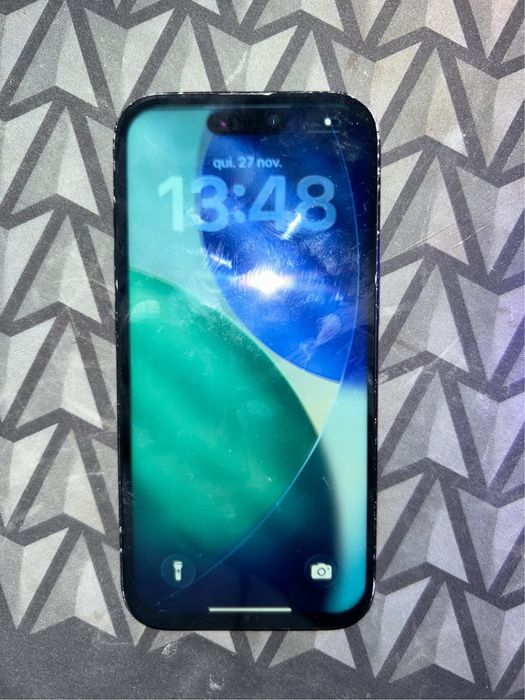 Iphone 15 parte de tras partido