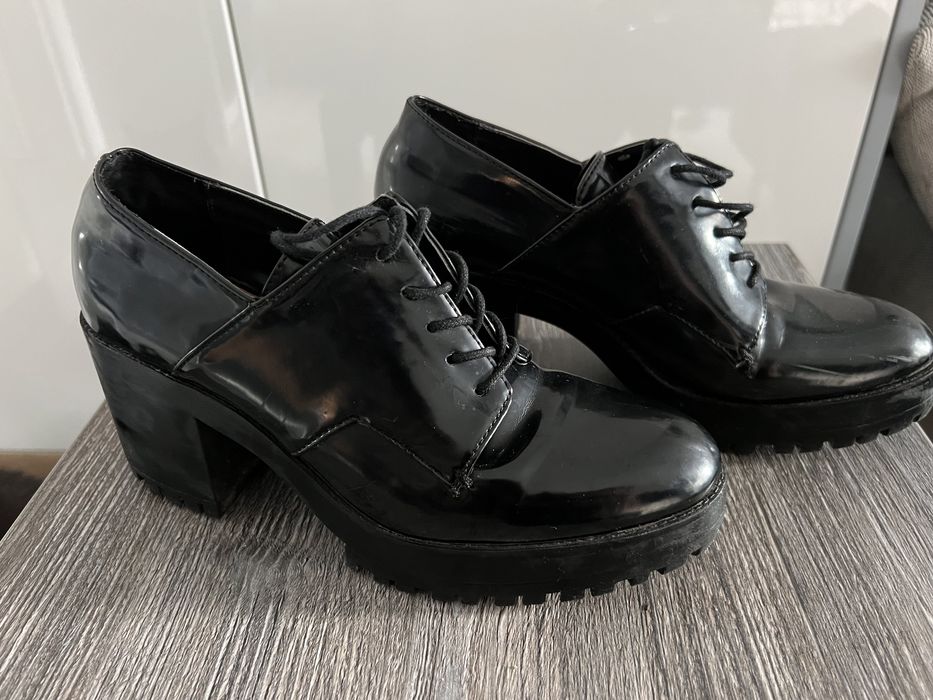Botki lakierki platforma korurn Zara Trafaluc 39
