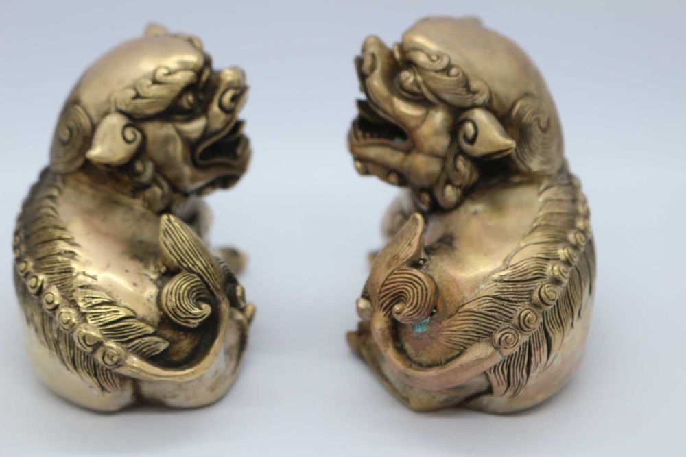 Par de estátuas de Leão / Cão Foo em bronze maciço chinesas XIX
