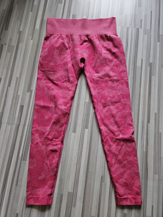 Leginsy różowe moro