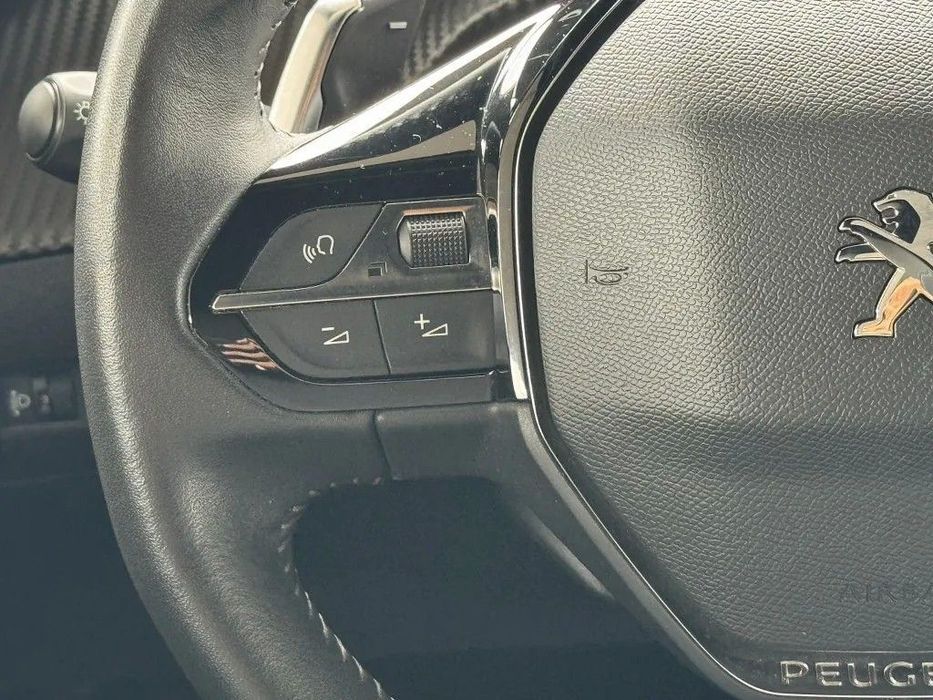 Peugeot 2008 1.5 BlueHDi Allure EAT8