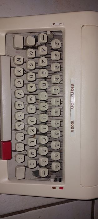 Máquina de escrever Marathon 1000R