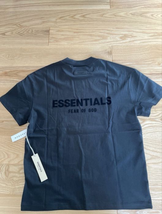 Koszulka essentials