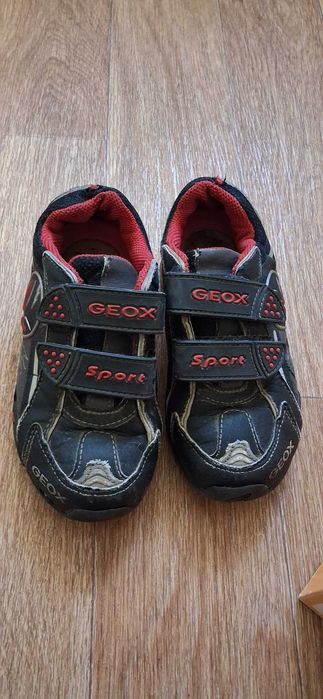 Взуття дитяче, чобітки, кросівки