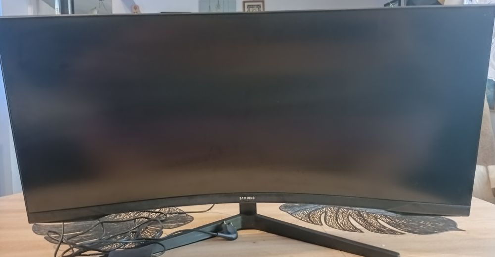 Samsung Odyssey G5 34" UWQHD 165Hz Curved – LC34G55TWWPXEN