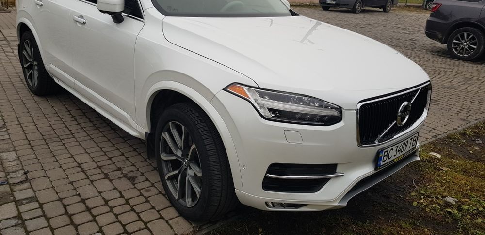 Кросовер Volvo XC90 2