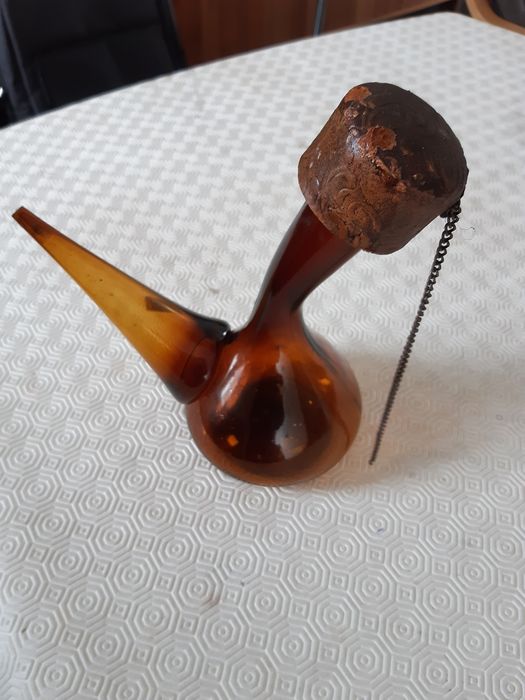 Garrafa de vinho em vidro