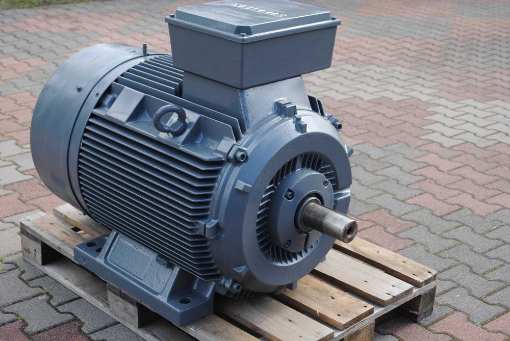 Silnik elektryczny 132kw. 2982obr./min. SIEMENS