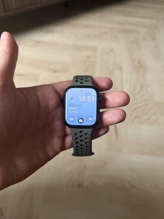 Apple Watch Series 7 / 45 mm / GPS + Cellular
