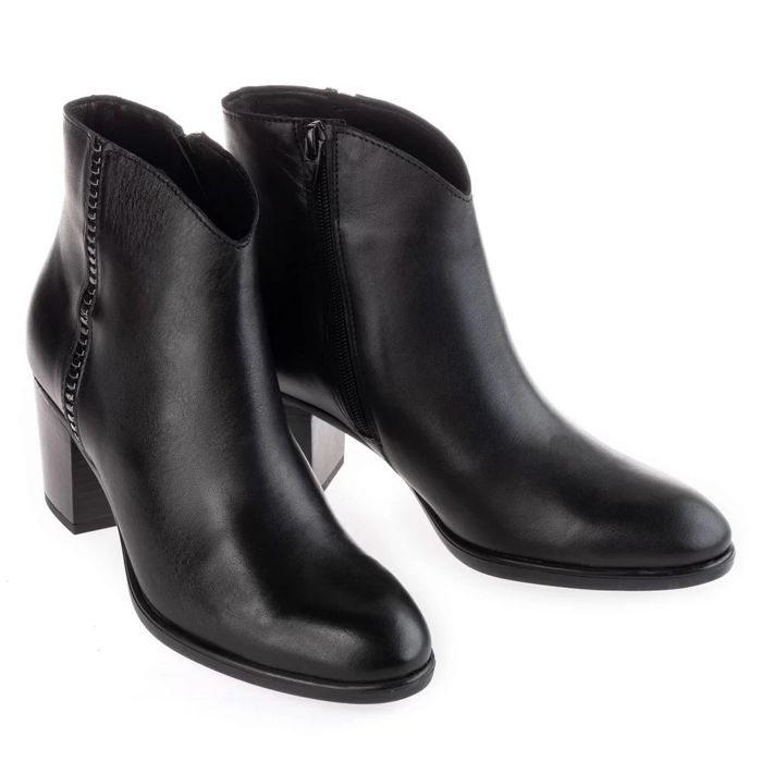 Шкіряні жіночі ботинки