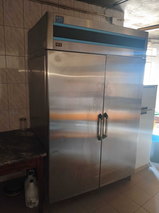 Frigorífico industrial vertical grande inox
