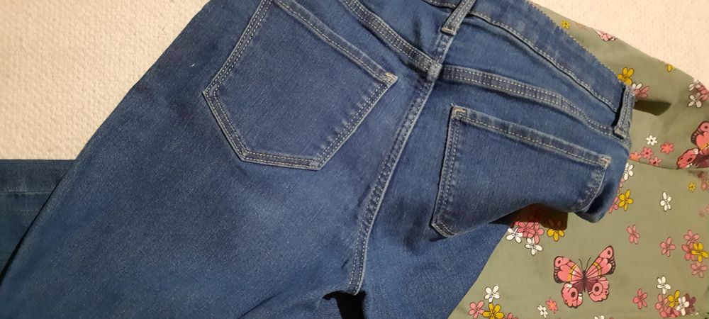 Zestaw ubranek dla dziewczynki roz. 134-140