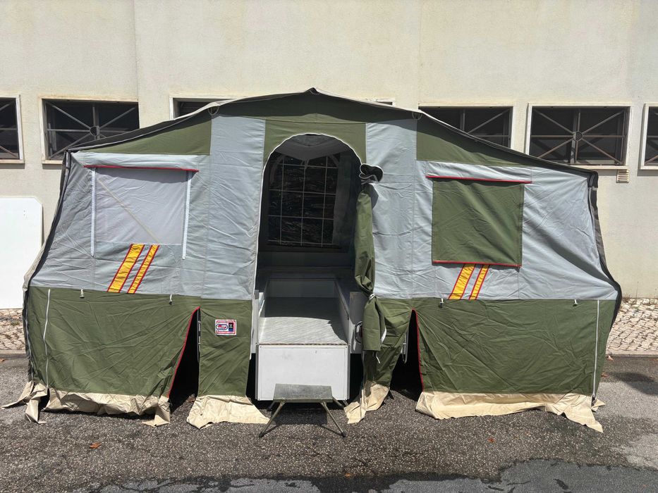 Atrelado Tenda com dois quartos, sala interior e avançado