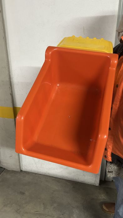 Camião de plástico grande made in Portugal