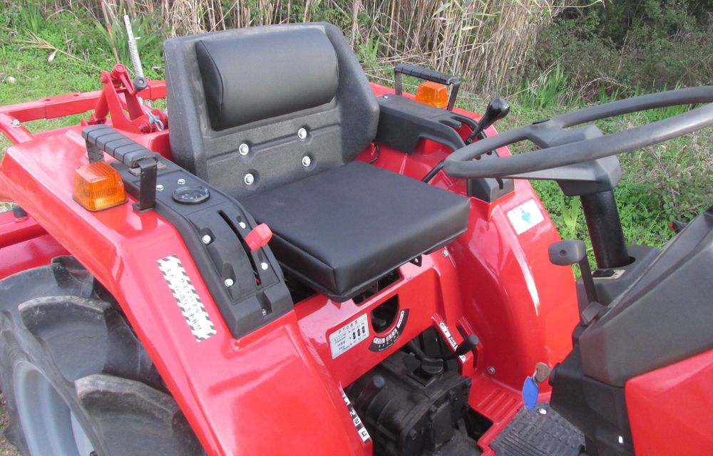 Trator Mitsubishi MT18 com Alfaia(Reservado).