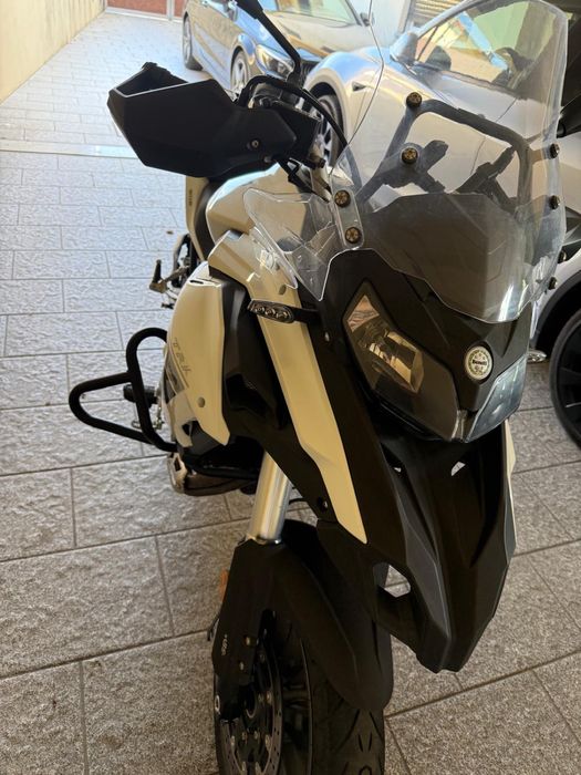 Benelli TRK 502 Branca