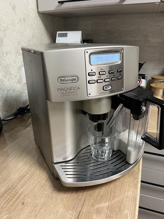 Кавоварка Delonghi