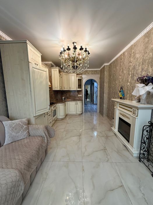 Довгострокова оренда великої двокімнатної квартири на Прорізній. Газ