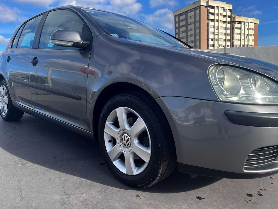 Volkswagen Golf 1.4 FSI 2005 – Inspeção válida