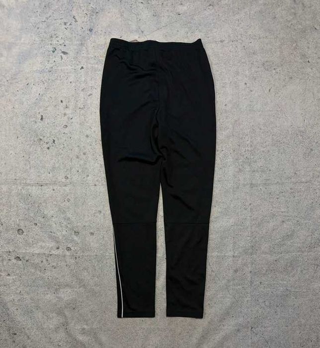 Czarne sportowe spodnie dresy Slim Nike Dri-Fit S