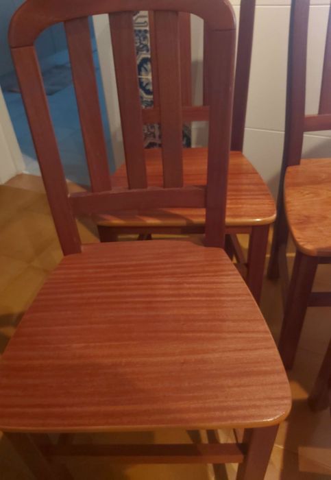 Conjunto 4 cadeiras em Madeira