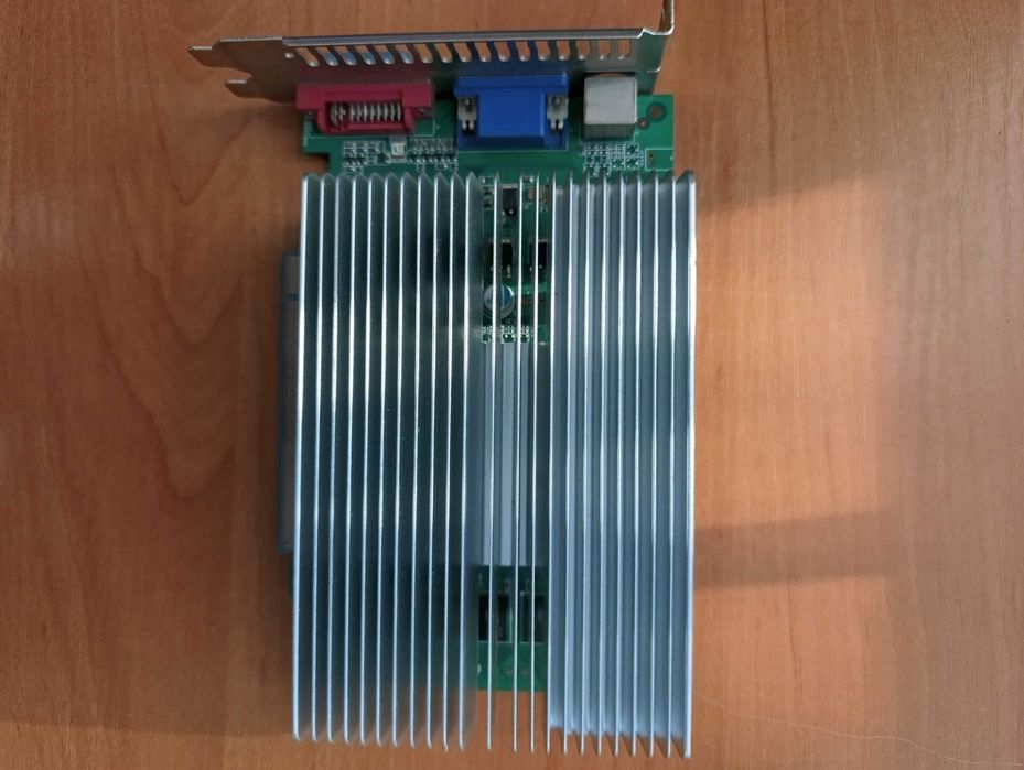 8500gt. 512mb. DDR 2