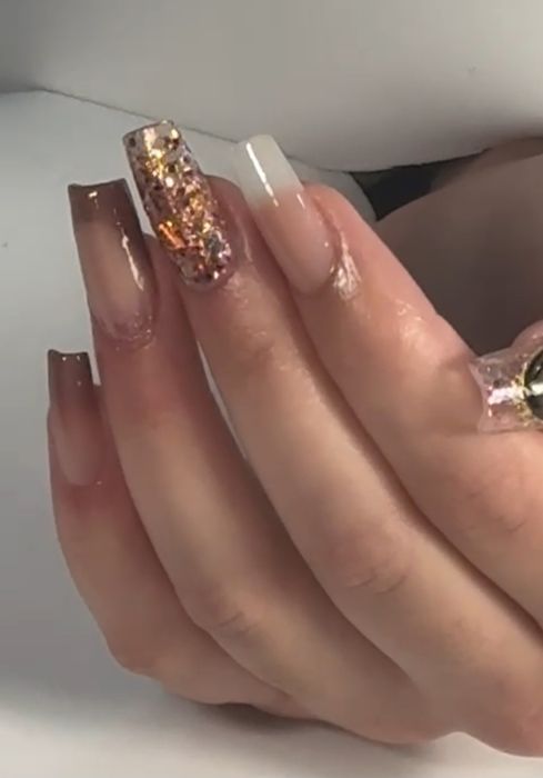 Modelo de unhas de gel