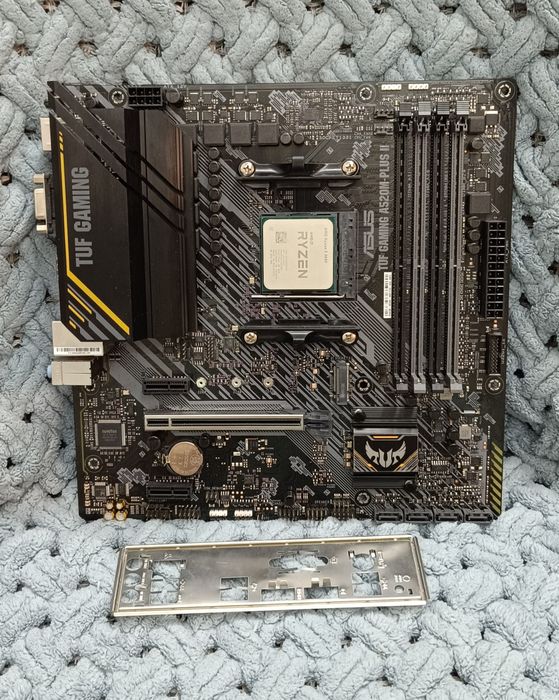 Продам комплект Asus Tuf a520-plus +Ryzen 5 3600