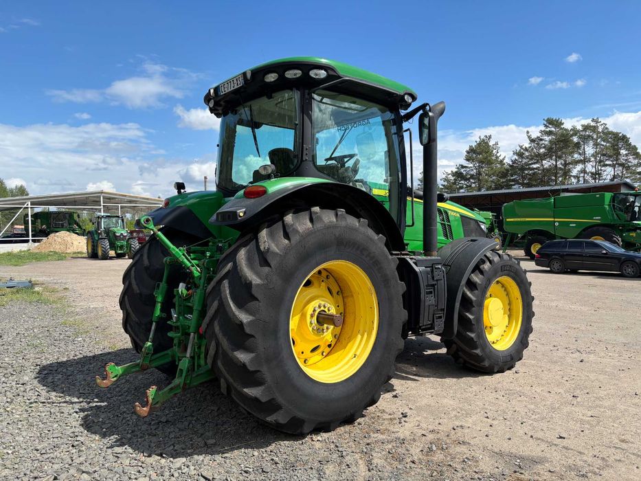 John Deere 7200R