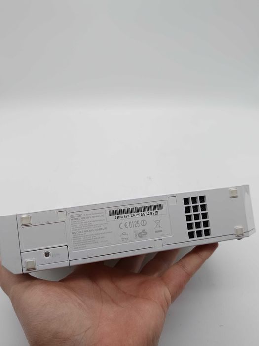 Konsola Nintendo Wii + gra i okablowanie + Adapter HDMI