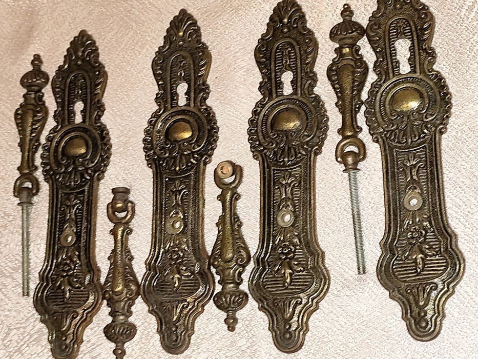 Puxadores Antigos em Bronze