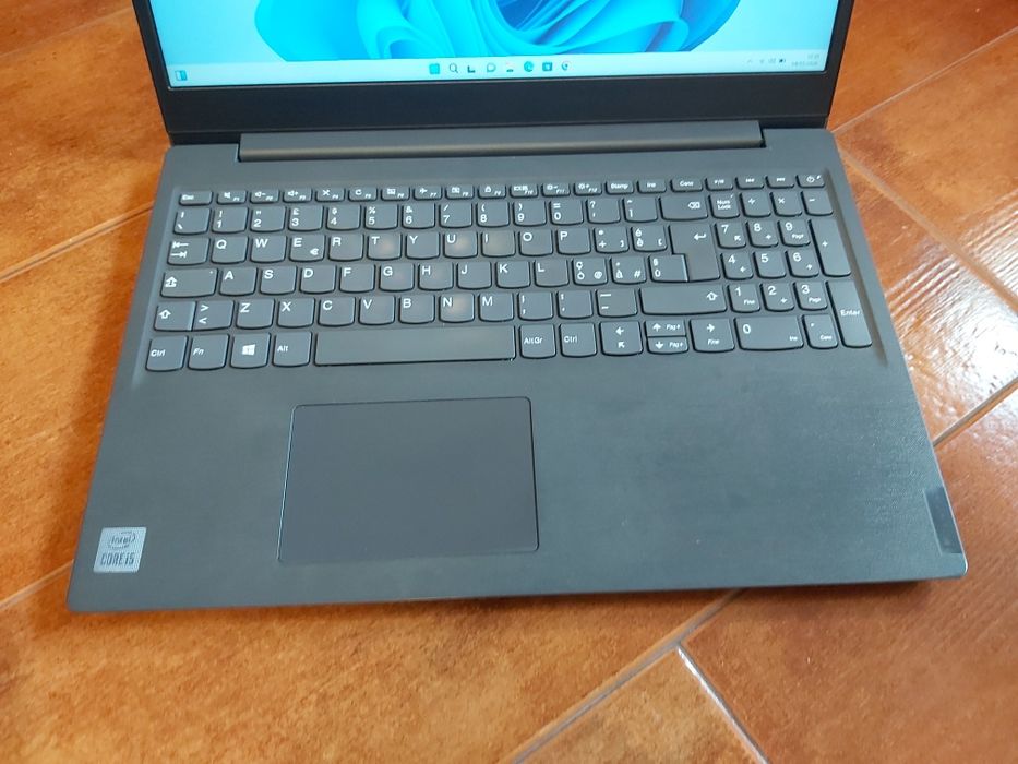 Portátil Lenovo V15-IIL  intel i5 - 10th