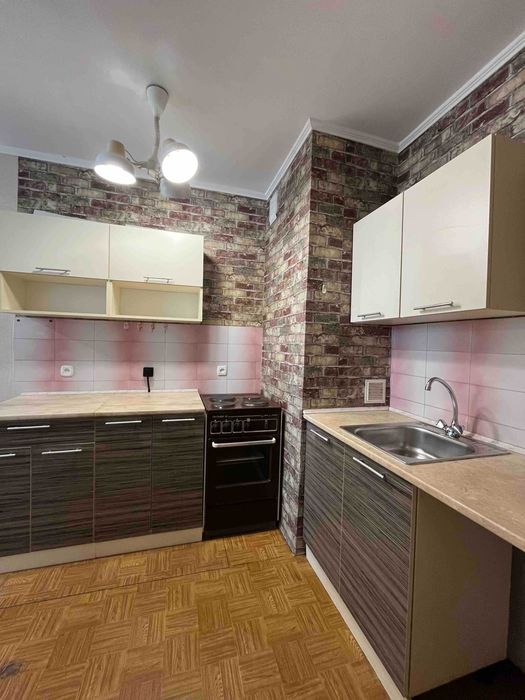 Продаж затишної  1 к. квартири в центрі міста.