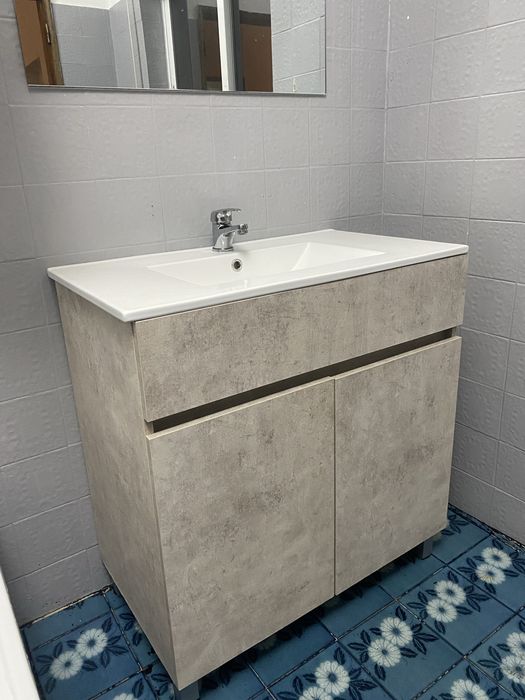 Móvel + pia de banheiro