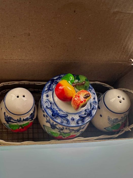 Pojemniczki ceramiczne na przyprawy dekoracyjne