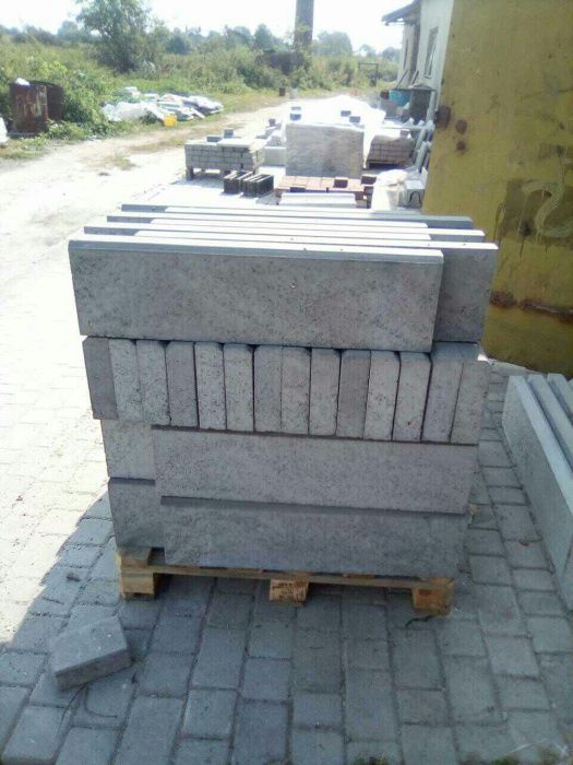 Бордюр-поребрик вібропресований