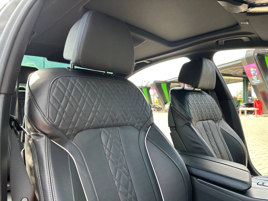 BMW G30 M550i 2022