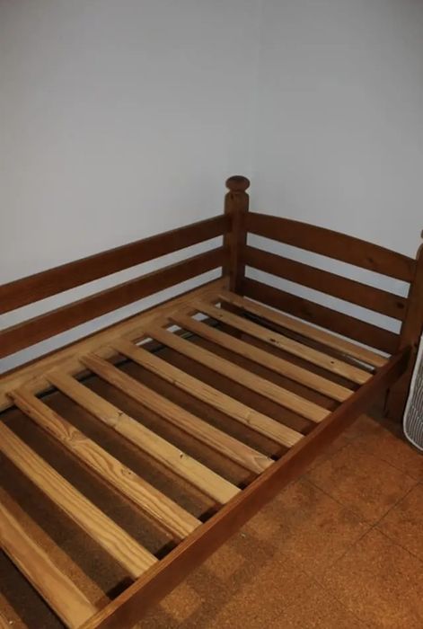 Cama de solteiro c/ colchão