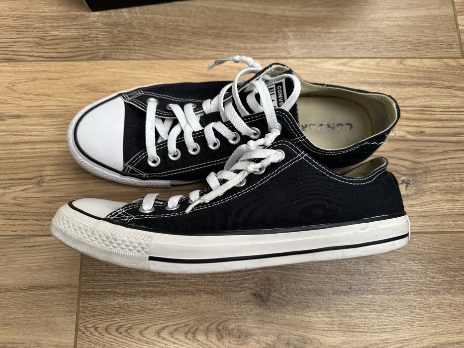 Кєди Converse . EU 44