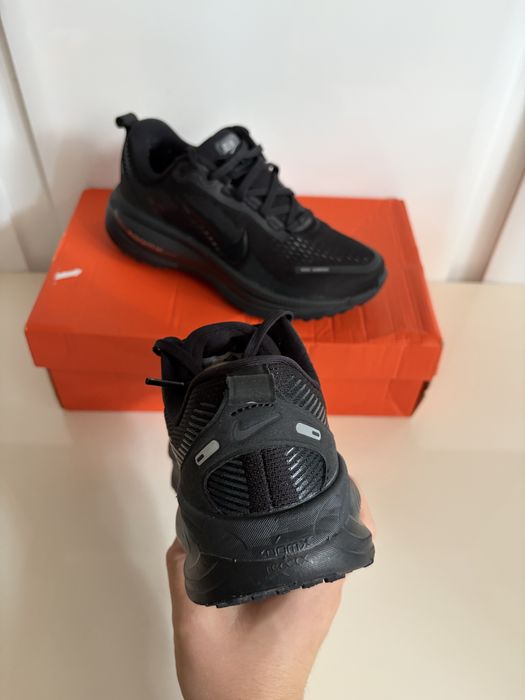 W NIKE VOMERO 18 czarne jak nowe oryginalne