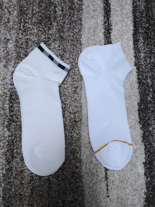 Skarpetki męskie białe , rozm. 42-45. 2 pary. USA.