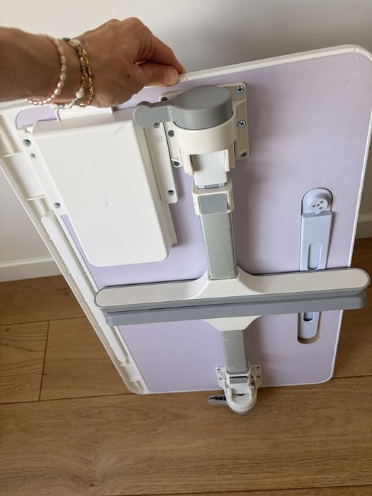 Stolik pod laptopa